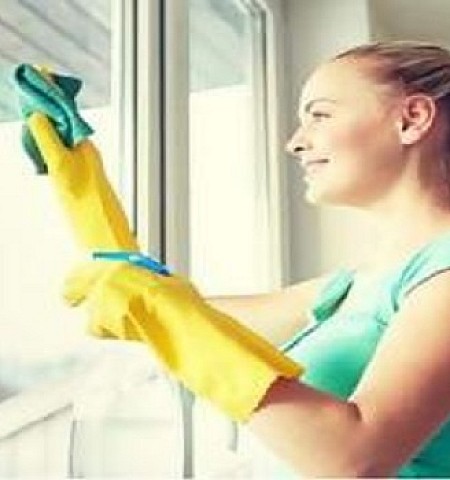 Προσοχή στα λάθη που κάνετε όταν καθαρίζετε τα τζάμια του σπιτιού σας!