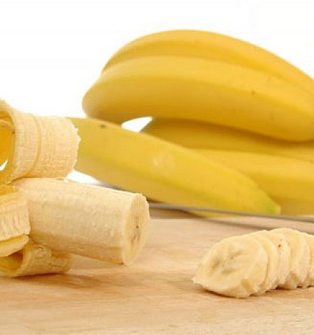 Το κόλπο για να μην μαυρίζουν οι μπανάνες - Βίντεο