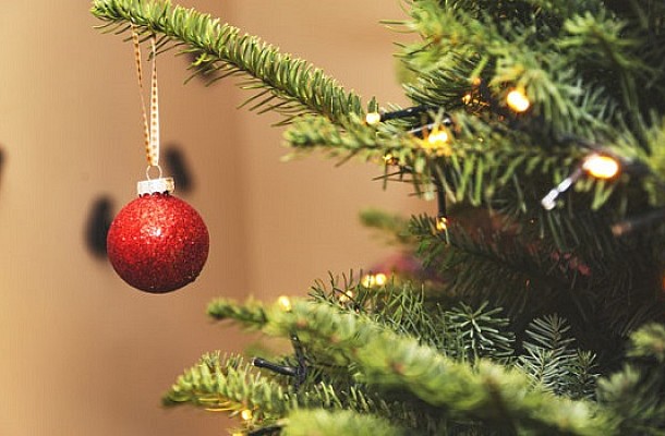 Πότε ξεστολίζουμε τελικά το χριστουγεννιάτικο δέντρο;