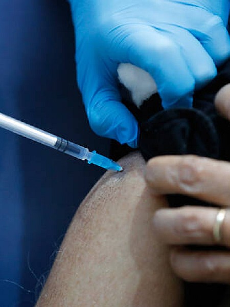 Εμβόλιο γρίπης: Ποιοι πρέπει να εμβολιαστούν πρώτοι - Πότε πρέπει να γίνεται
