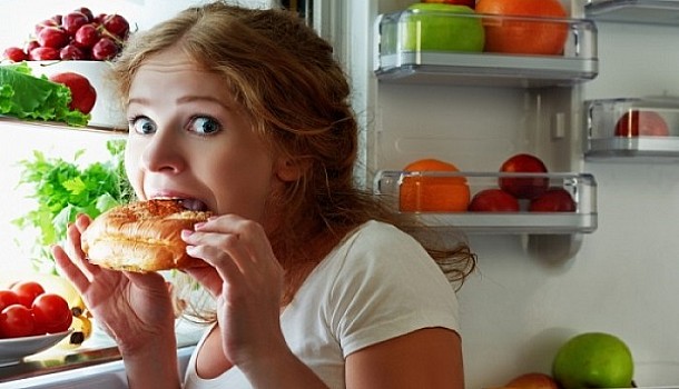 Τρόποι για να μην τρως διαρκώς χωρίς καν να πεινάς
