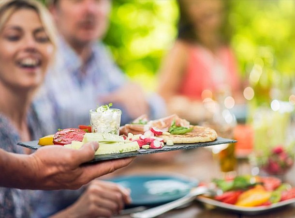 Απολαύστε το φαγητό και την παρέα σας το καλοκαίρι, χωρίς να πάρετε κιλά