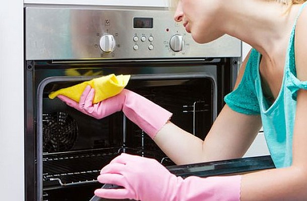 Έτσι θα καθαρίσεις το φούρνο σου εύκολα και γρήγορα