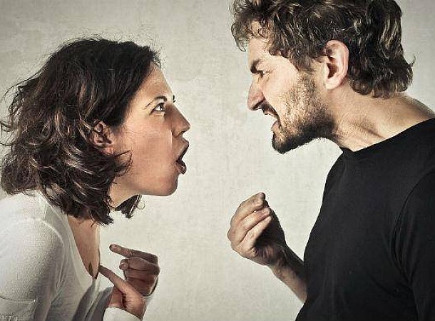 Οι 3 φράσεις που κάνουν την μεγαλύτερη ζημιά σε μια ερωτική σχέση