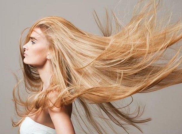 Τι να κάνετε όταν τα μαλλιά φριζάρουν λόγω στατικού ηλεκτρισμού
