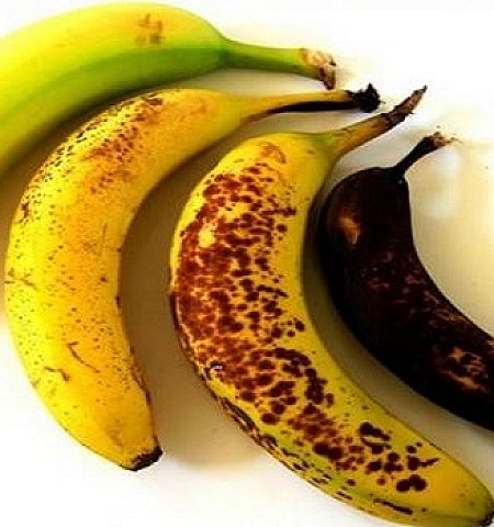 Το κόλπο για να μην μαυρίζουν οι μπανάνες!