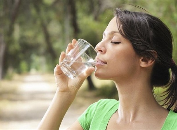 Αφυδάτωση: 4 λόγοι που συμβαίνει και δεν σχετίζονται με το νερό