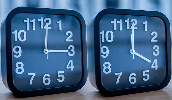 Αλλαγή ώρας 2024: Πότε πρέπει να γυρίσουμε τα ρολόγια μας μία ώρα… μπροστά