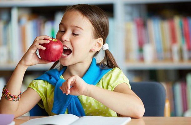 Οι τροφές που κάνουν τα παιδιά… καλύτερους μαθητές!