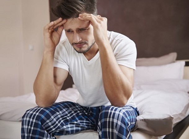 Έξι αιτίες που ξυπνάτε κάθε πρωί με πονοκέφαλο