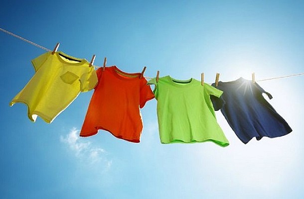 Δώδεκα τρόποι για να στεγνώσεις γρήγορα τα ρούχα χωρίς στεγνωτήριο