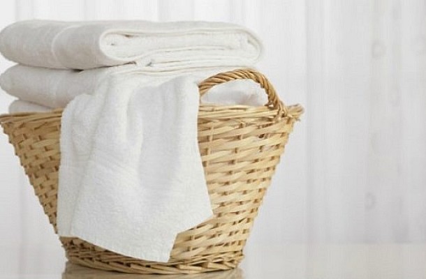 Πώς να πλύνεις σωστά τα ρούχα με παγιέτες χωρίς να τα καταστρέψεις