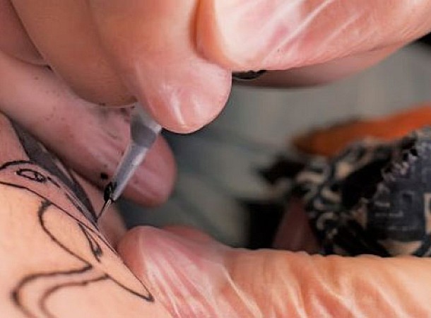 Σκέφτεσαι να κάνεις τατουάζ; Προσοχή μην το δοκιμάσεις σε αυτά τα σημεία του σώματος