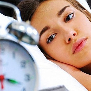 Έλλειψη ύπνου στους νέους: Πόσο αυξάνει τον κίνδυνο κατάθλιψης