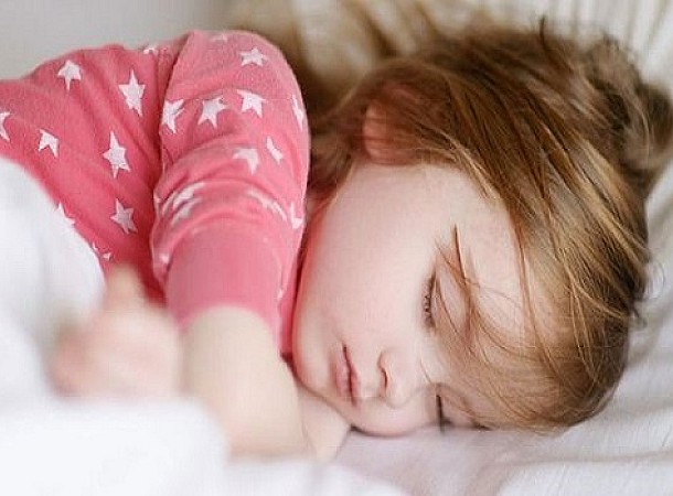 Τρεις λόγοι που τα παιδιά πρέπει να κοιμούνται από τις 9 το βράδυ