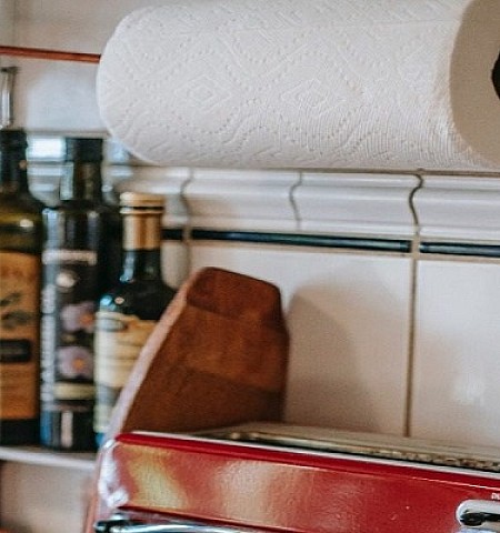 Γιατί είναι απαραίτητο να βάζετε χαρτί κουζίνας στο ψυγείο;