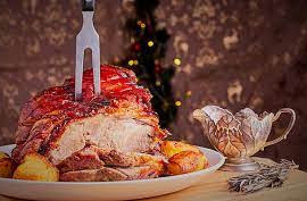 Συνταγή Χριστουγέννων: Ψητό χοιρινό με σάλτσα μελιού. Πρόταση για το τραπέζι των Χριστουγέννων