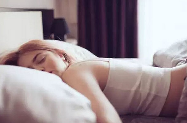 Πόσο βάρος μπορείτε πραγματικά να χάσετε ενώ κοιμάστε